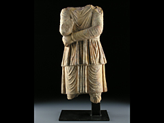 Hampel  Marmortorso aus dem zweiten Jahrhundert n. Chr.
