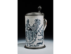 Hampel Musealer G�gginger Fayence-Krug mit dem Wappen des Joseph Landgraf von  Hessen-Darmstadt, 1740 - 1768 Bischof von Augsburg.