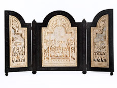 Hampel Großes Elfenbein-Triptychon mit Bilddarstellungen der Überquerung Kaiser Marc Aurels über die Donau