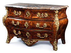 Hampel Große Louis XV-Kommode mit Marmorplatte