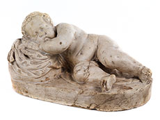 Hampel Alabasterfigur eines liegenden Kn�bleins