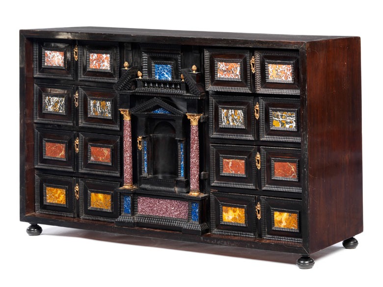 Kabinettkasten mit Pietra dura-Einlagen - Hampel Fine Art Auctions