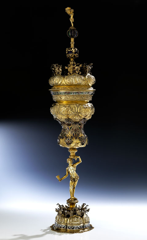 Außergewöhnlich großer Pokal in Renaissance-Stil