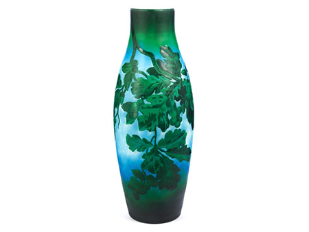 Seltene Vase mit Eichenlaub