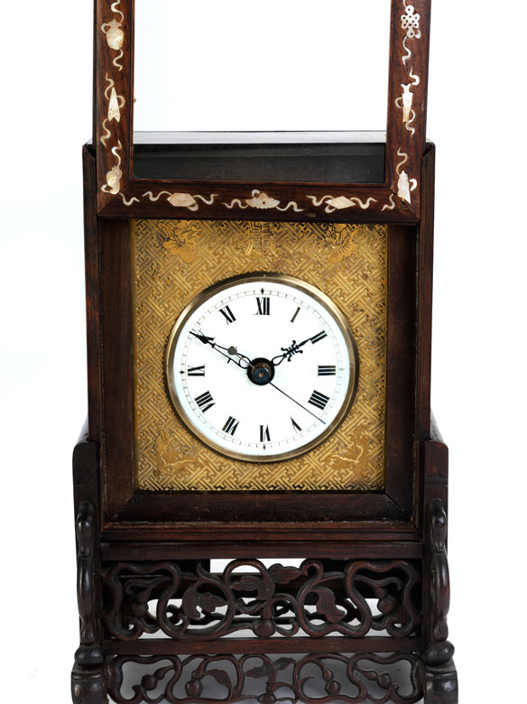 Chinesische Tischuhr - Hampel Kunstauktionen