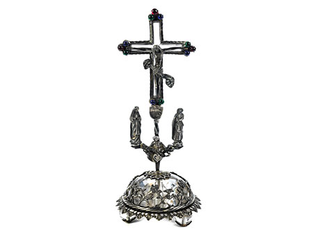 Seltenes Nürnberger Tischkreuz in Silber und Bergkristall