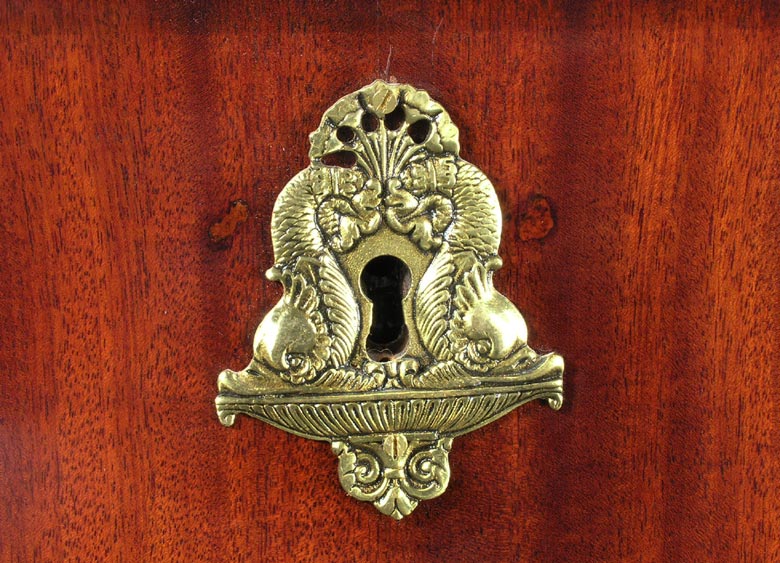 Kleine Empire-Kommode - Hampel Kunstauktionen