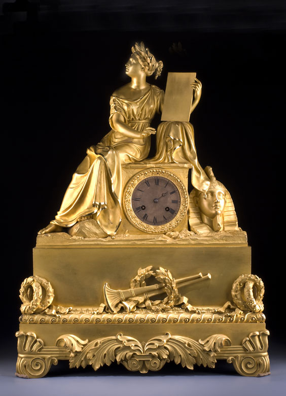 GROSSE KAMINUHR IN BRONZE UND FEUERVERGOLDUNG - Hampel Kunstauktionen