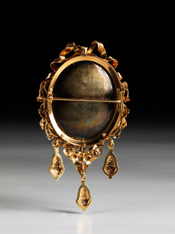 Goldbrosche mit Miniaturbildnis von George III. (1760 König von England