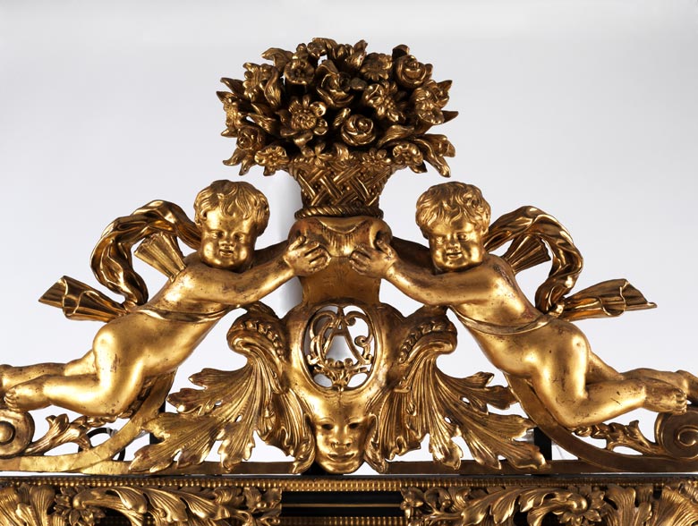 Großer vergoldeter und ebonisierter Wandspiegel - Hampel Kunstauktionen