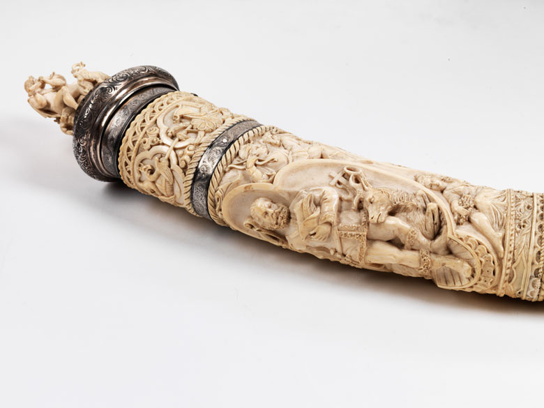 Großes ElfenbeinHorn Hampel Kunstauktionen