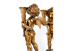 Detailabbildung: Paar große, qualitätvolle Leuchterengel in Bronze