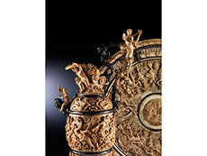 Detailabbildung: Bedeutendes Historismus-Elfenbeinensemble einer Prunkkanne mit dazugehöriger Beckenschale