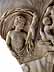 Detailabbildung: Relief nach dem Vorbild des Tellusreliefs von der Ara Pacis in Rom, dem Friedensaltar des Kaisers Augustus, der im Jahre 9 v. Chr. eingeweiht wurde