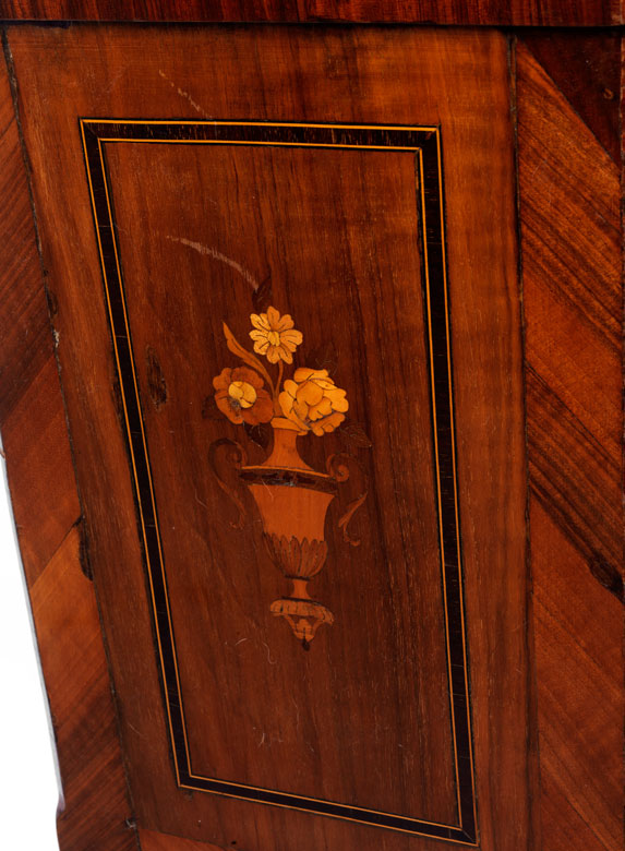 Kleines Louis XVI-Beistellschränkchen - Hampel Fine Art Auctions