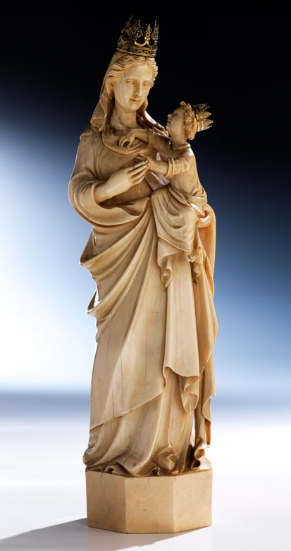  Schnitzfigur einer Madonna mit Kind in Elfenbein