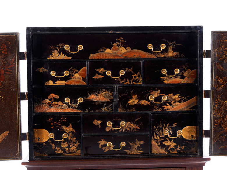 Kabinett mit prächtigem Lackdekor - Hampel Kunstauktionen